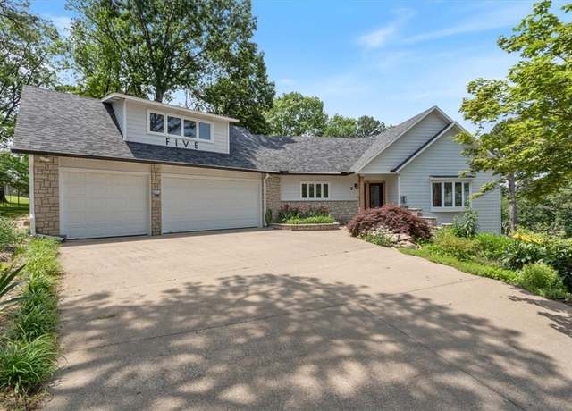 Property at 5 Augusta Ln, Holiday Island, AR 72631, 3 beds, 2.5 baths