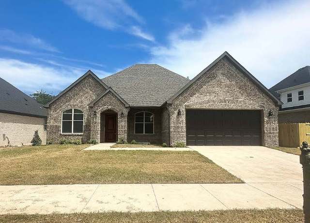 Property at 3641 E Greystone Dr, Fayetteville, AR 72764, 4 beds, 3 baths