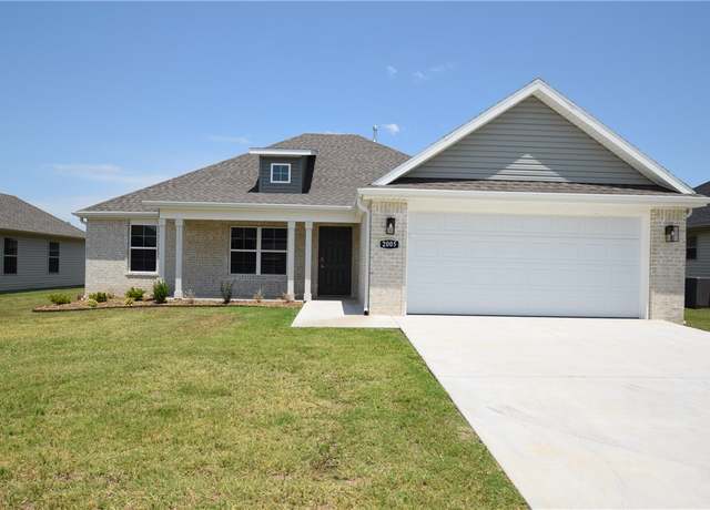 Property at 2005 E Hudson Dr, Siloam Springs, AR 72761, 3 beds, 2 baths