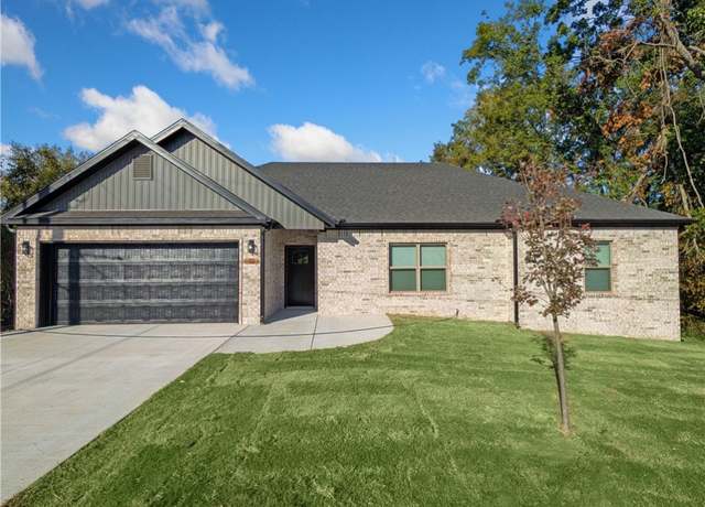 Property at 14 Pickering Dr, Bella Vista, AR 72714, 3 beds, 2 baths