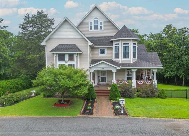 Property at 2 Ewes Ln, Bella Vista, AR 72715, 4 beds, 3.5 baths