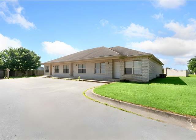 Property at 1270 -1274 Trinity Dr, Fayetteville, AR 72704, 6 beds, 6 baths