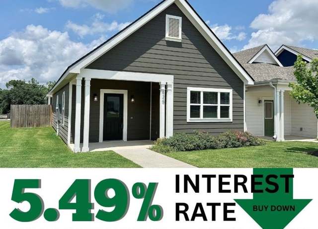 Property at 825 NE Heights Ln, Bentonville, AR 72712, 3 beds, 2 baths