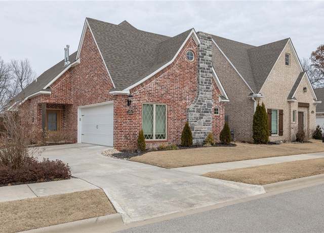 Property at 250 N Solitude Bnd, Fayetteville, AR 72704, 3 beds, 2.5 baths