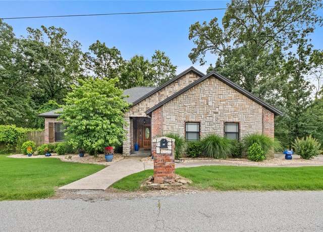 Property at 62 Dickenshire Dr, Bella Vista, AR 72714, 3 beds, 2 baths