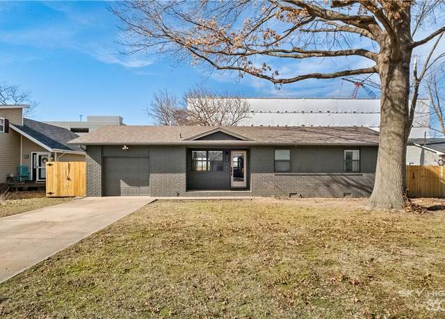 Property at 906 Convair St, Bentonville, AR 72712, 2 beds, 2.5 baths