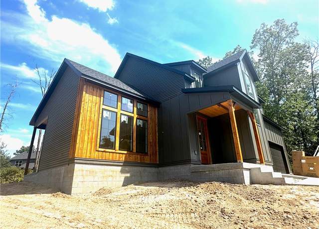 Property at 153 Kinross Dr, Bella Vista, AR 72715, 3 beds, 2.5 baths