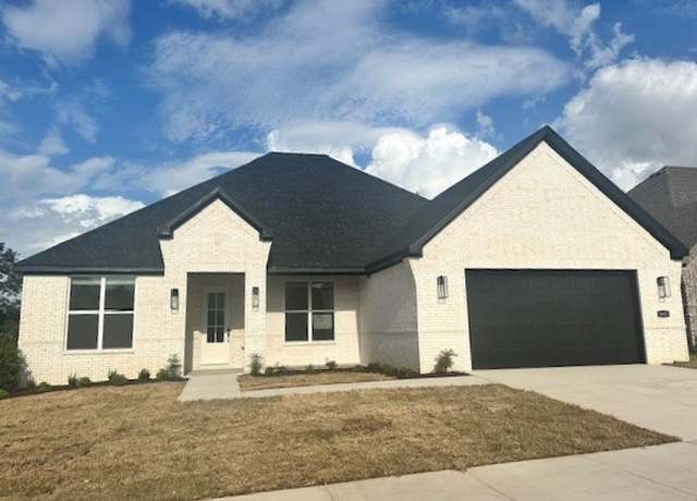 Property at 3653 E Greystone Dr, Fayetteville, AR 72764, 4 beds, 3 baths