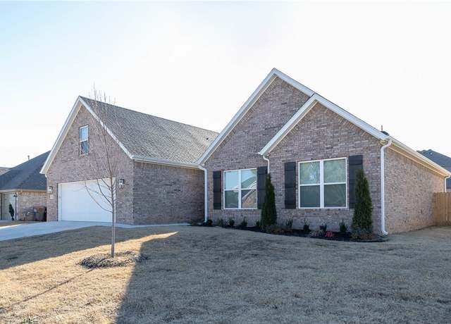 Property at 5653 Poppy Ave, Springdale, AR 72762, 3 beds, 2.5 baths