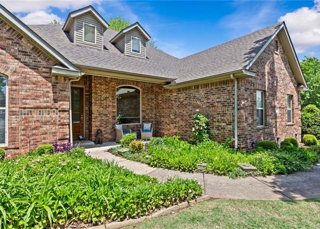 Property at 4162 Morning Mist Dr, Fayetteville, AR 72704, 4 beds, 2.5 baths