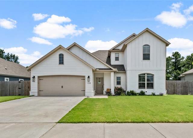 Property at 108 Dobson St, Pea Ridge, AR 72751, 4 beds, 3 baths