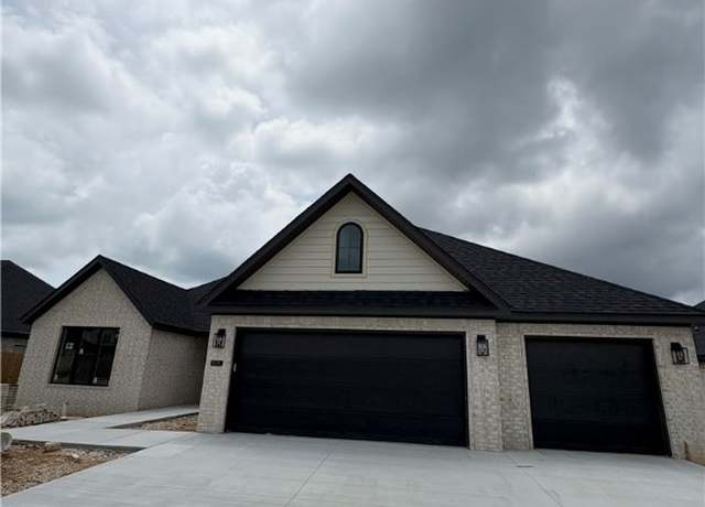 Property at 825 Bellagiola, Tontitown, AR 72762, 4 beds, 3 baths
