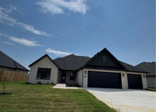 Property at 825 Bellagiola, Tontitown, AR 72762, 4 beds, 3 baths