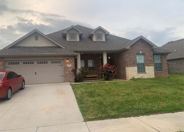 Property at 214 Hunt St, Pea Ridge, AR 72751, 4 beds, 3 baths