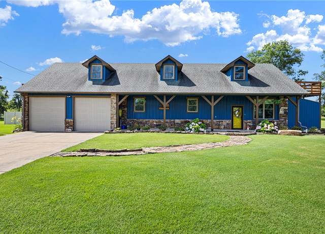 Property at 129 Simpson Dr, Russellville, AR 72802, 3 beds, 3 baths