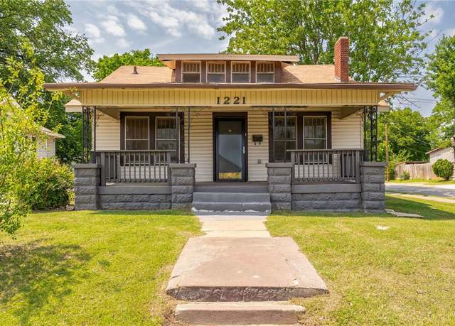 Property at 1221 14th St, Fort Smith, AR 72901, 3 beds, 1 bath