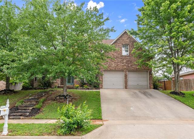 Property at 600 Rocky Xing, Fayetteville, AR 72704, 5 beds, 3 baths