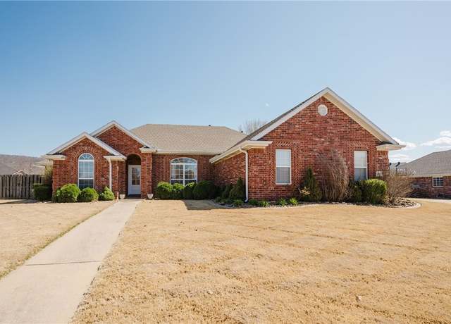 Property at 11228 Bear Dr, Farmington, AR 72730, 3 beds, 2 baths