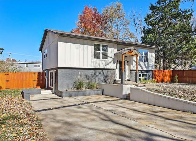 Property at 712 SW 3rd St, Bentonville, AR 72712, 4 beds, 3 baths