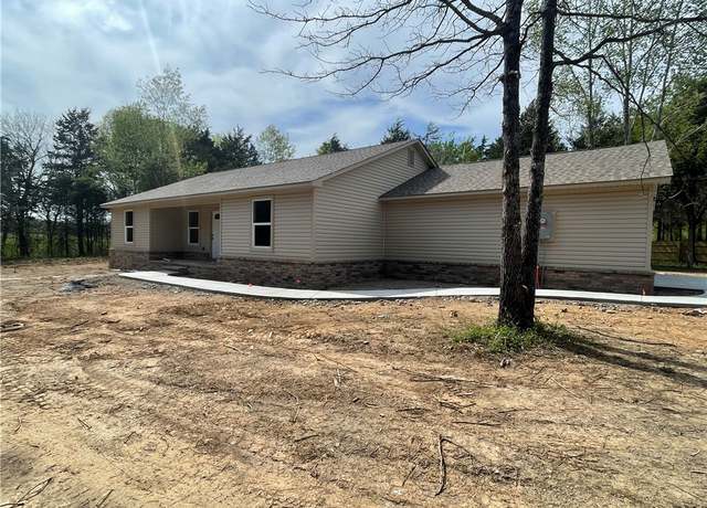 Property at 183 Cr 3339, Clarksville, AR 72830, 3 beds, 2 baths