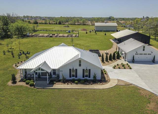 Property at 9911 Scoggins Rd, Bentonville, AR 72713, 4 beds, 4.5 baths