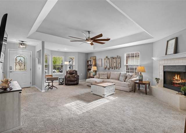 Property at 1010 W Green Acres Pl, Rogers, AR 72758, 3 beds, 2 baths