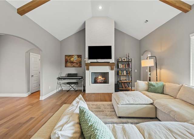 Property at 1612 S Bayberry Ave, Fayetteville, AR 72701, 3 beds, 2 baths