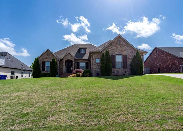 Property at 205 Saint Vincent St, Lowell, AR 72745, 4 beds, 3 baths