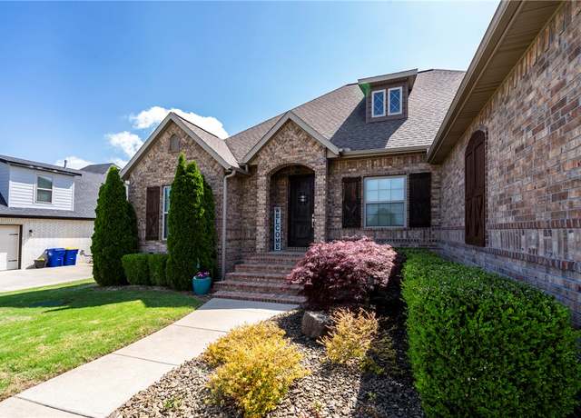 Property at 205 Saint Vincent St, Lowell, AR 72745, 4 beds, 3 baths