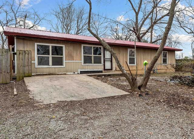 Property at 206 E 1st St, Pineville, MO 64856, 4 beds, 1 bath