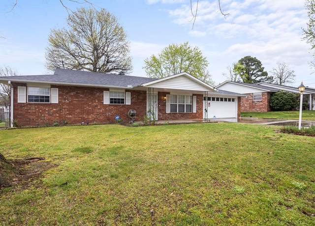 Property at 3906 Chapman Ave, Springdale, AR 72762, 3 beds, 2 baths