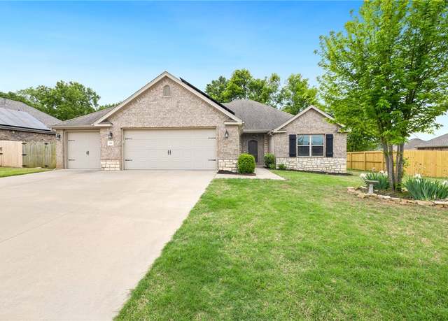 Property at 809 Sedgwick Dr, Prairie Grove, AR 72753, 4 beds, 2 baths