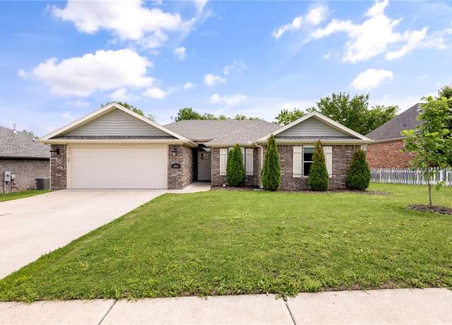 Property at 106 N Lion Dr, Gravette, AR 72736, 4 beds, 2 baths