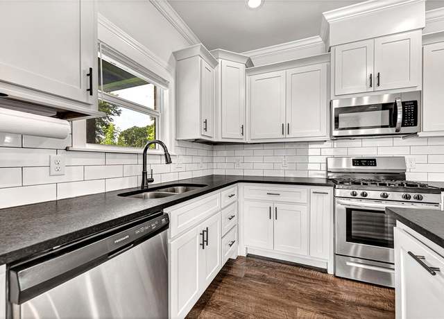 Property at 1709 Woodhause Cir, Pea Ridge, AR 72751, 3 beds, 2.5 baths