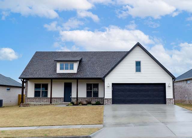 Property at 901 Petit Jean St, Prairie Grove, AR 72753, 3 beds, 2.5 baths