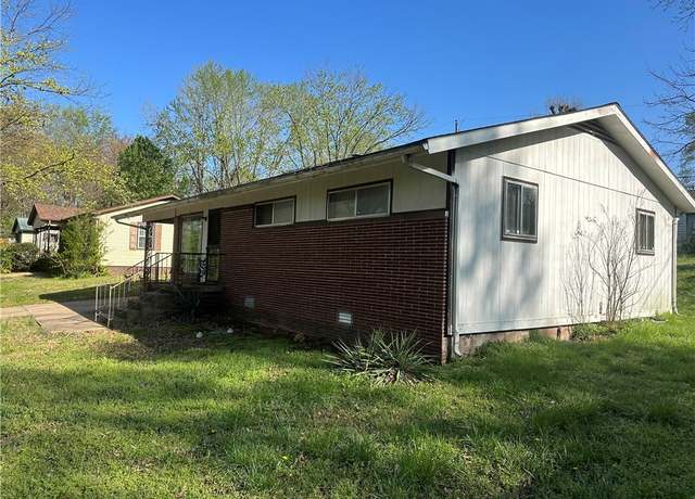 Property at 616 Beverly Dr, Harrison, AR 72601, 3 beds, 1.5 baths