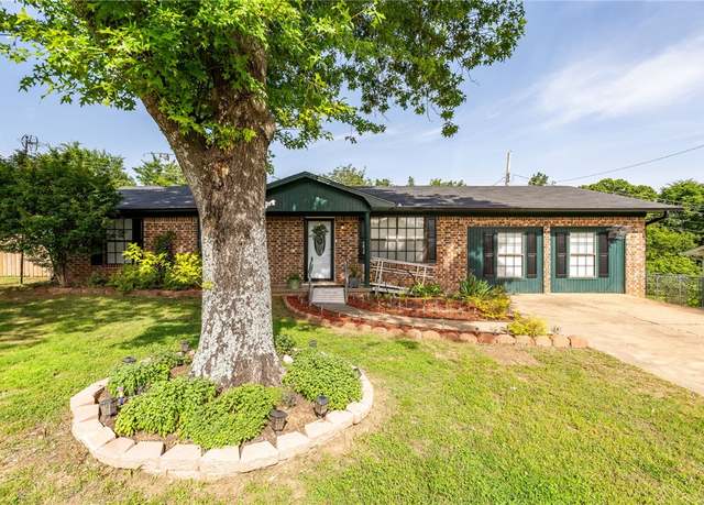 Property at 1424 Northwoods Dr, Alma, AR 72921, 3 beds, 2 baths