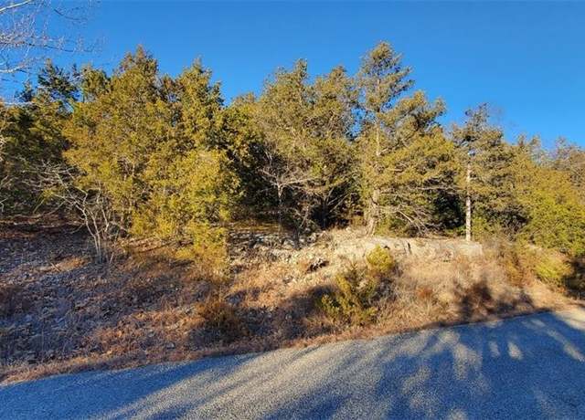 Property at 7 Arapaho Dr, Holiday Island, AR 72631