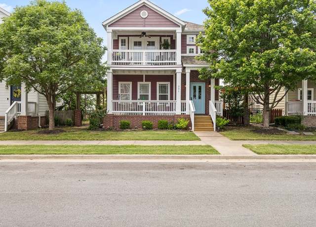 Property at 551 N Tennyson Ln, Fayetteville, AR 72704, 3 beds, 2.5 baths