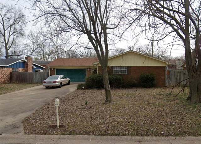 Property at 413 Rodric Cir, Siloam Springs, AR 72761, 3 beds, 1.5 baths