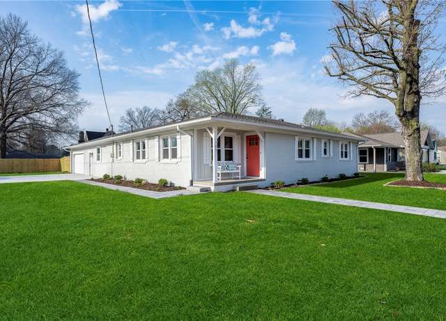 Property at 701 NW 6th St, Bentonville, AR 72712, 4 beds, 3 baths