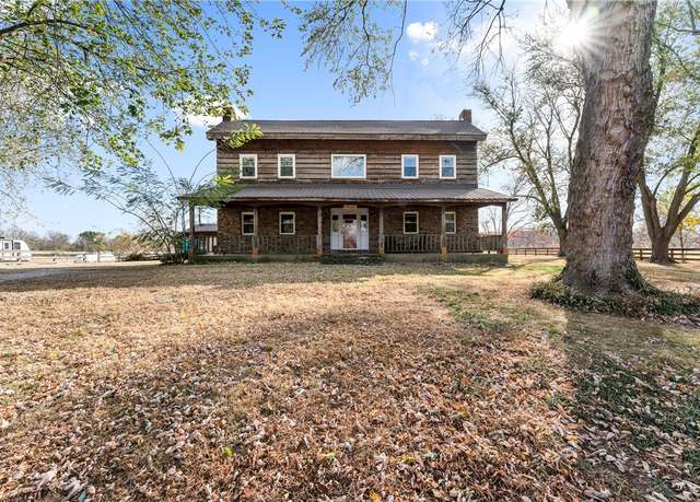 Property at 18405 Rheas Community Rd, Lincoln, AR 72744, 4 beds, 2 baths
