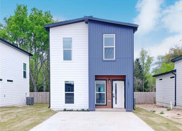 Property at 1091 Reading Railroad Ln, Bentonville, AR 72713, 2 beds, 2.5 baths