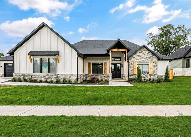 Property at 920 Gallatin St, Bentonville, AR 72712, 4 beds, 3.5 baths