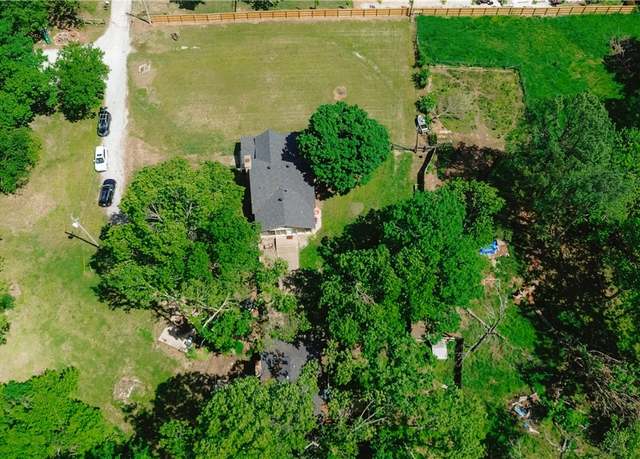 Property at 2711 & 2717 Aspen Ln, Rogers, AR 72758, 5 beds, 3 baths