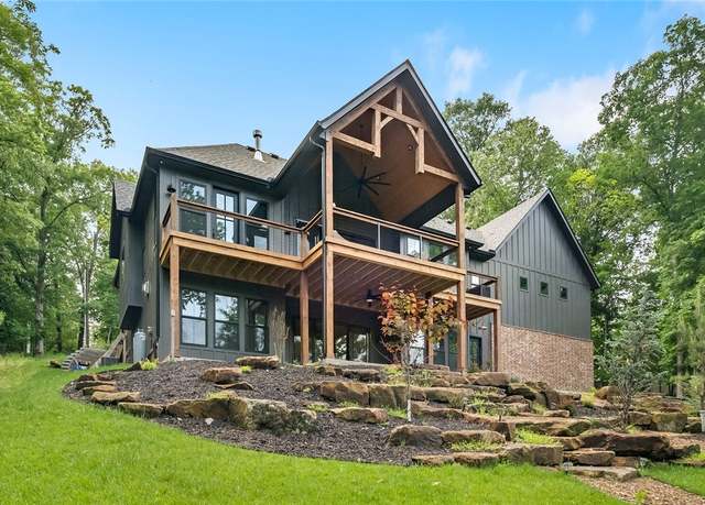 Property at 28 Attleborough Ln, Bella Vista, AR 72714, 3 beds, 3.5 baths