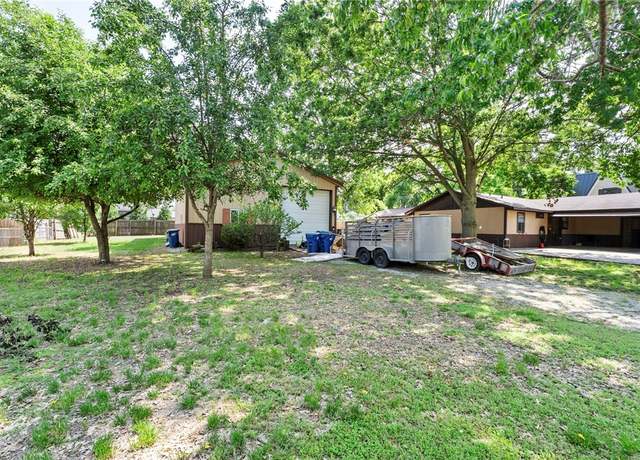Property at 306 Henry St, Bentonville, AR 72712, 3 beds, 2 baths