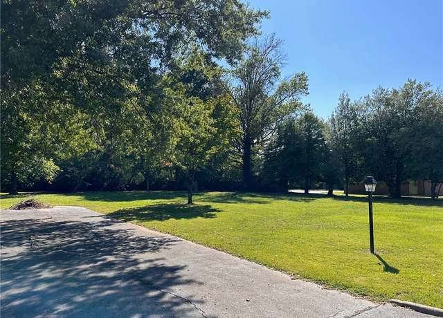 Property at 823 NW 8th St, Bentonville, AR 72712
