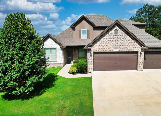 Property at 1218 Bradley St, Centerton, AR 72719, 5 beds, 3 baths