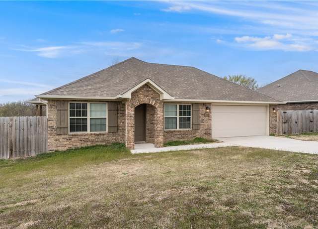Property at 705 Saddlebrook Dr, Gentry, AR 72734, 4 beds, 2 baths